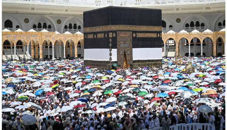 حجاجنا الميامين يعودون إلى مكة المكرمة بعد قضاء ثالث أيام التشريق في مشعر منى