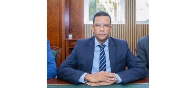 وزير الشؤون الإسلامية يعود إلى نواكشوط بعد زيارة عمل للمملكة المغربية